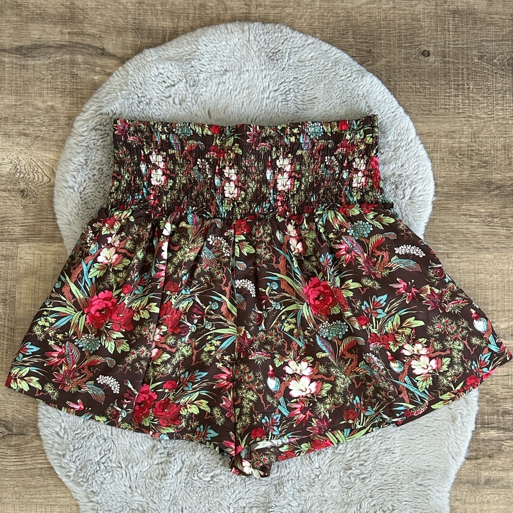 Anthropologie Smocked High Waist Floral Shorts - M - Picture 5 of 10